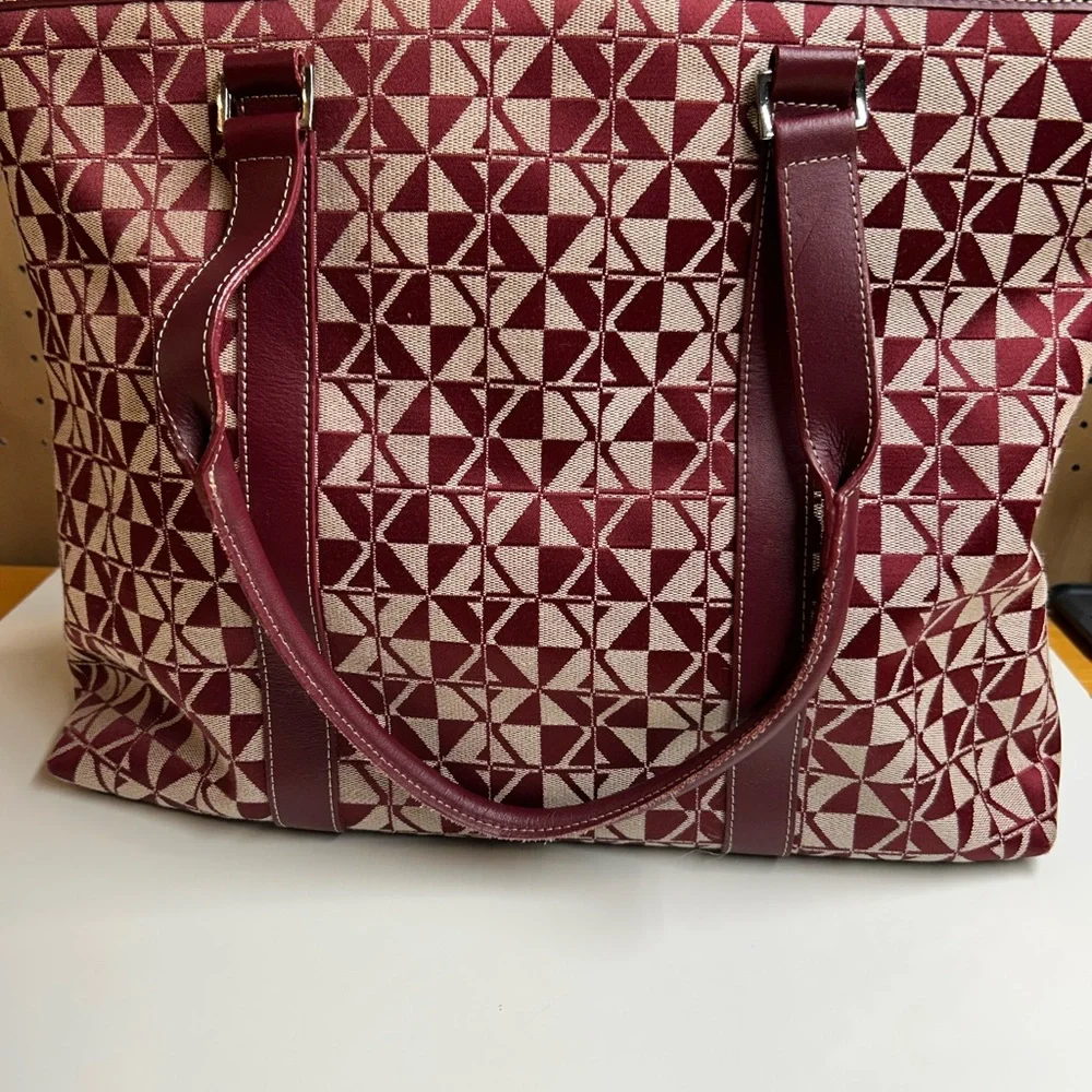 Maxx‎ New York Burgundy and Tan Geometric Tote